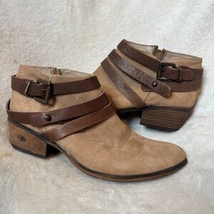 Steve Madden regennt cream suede booties women’s size 9.5